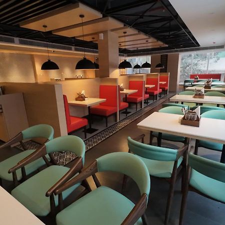 Hotel Surya Grand Siliguri Buitenkant foto